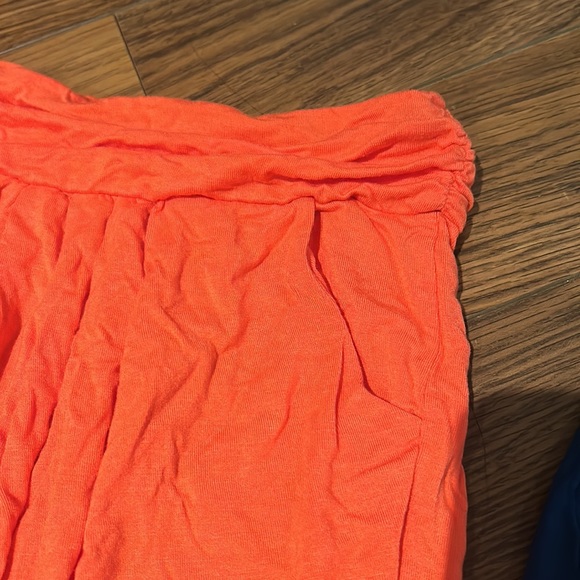 Venus stretchy skirts - Picture 3 of 3